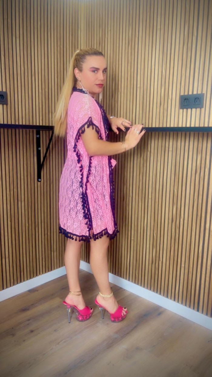 Trans colombiana ardiente en Santa Faz, sin tabúes