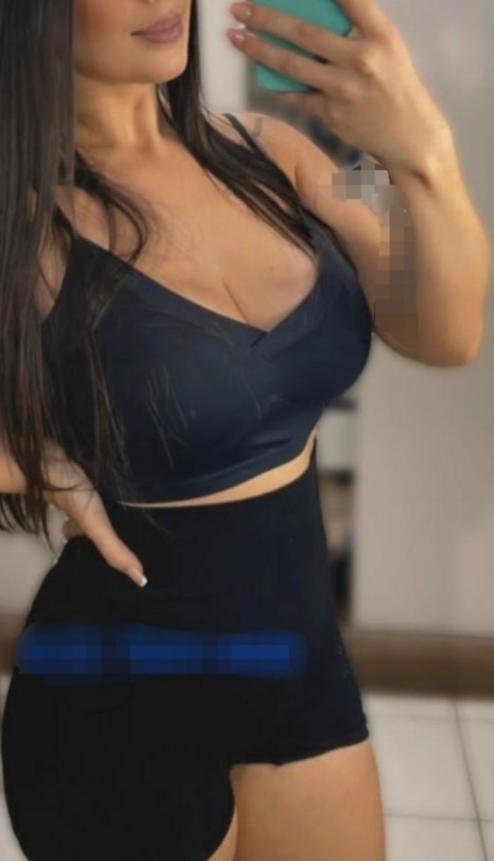 Preciosa jovencita española masajista