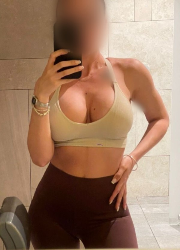 ESPAÑOLA DE LUJO – ELEGANCIA Y PASION