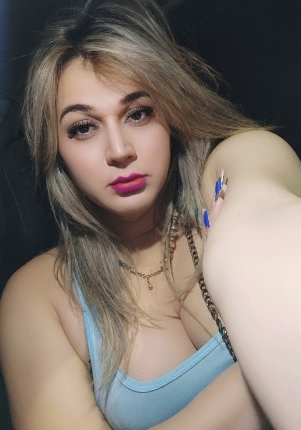 Nueva transexual muy cachonda y fiestera