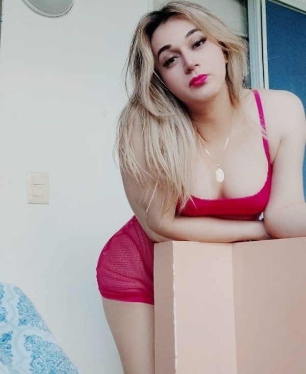 Nueva transexual muy cachonda y fiestera