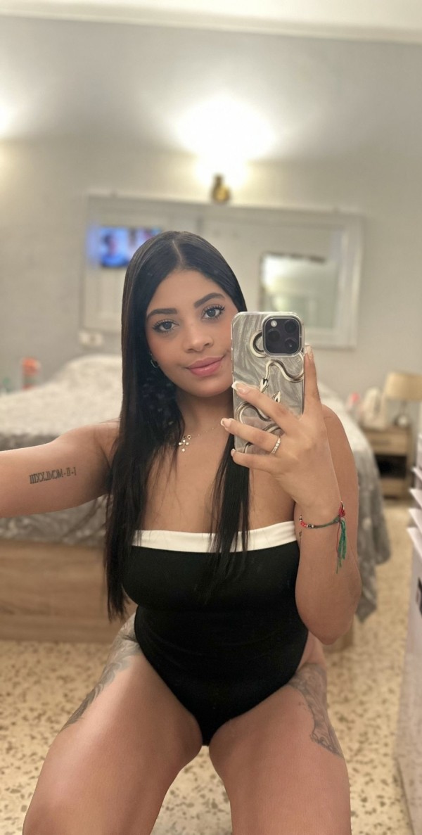 Vane  Colombianita cariñosa