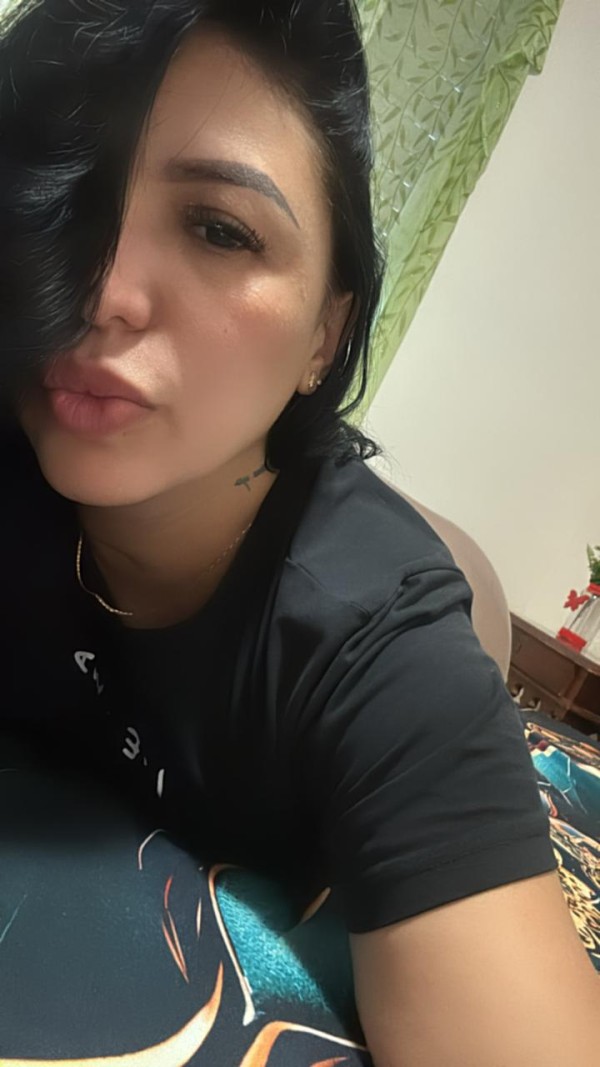 QUIERO COMERME TU RICA POLLA