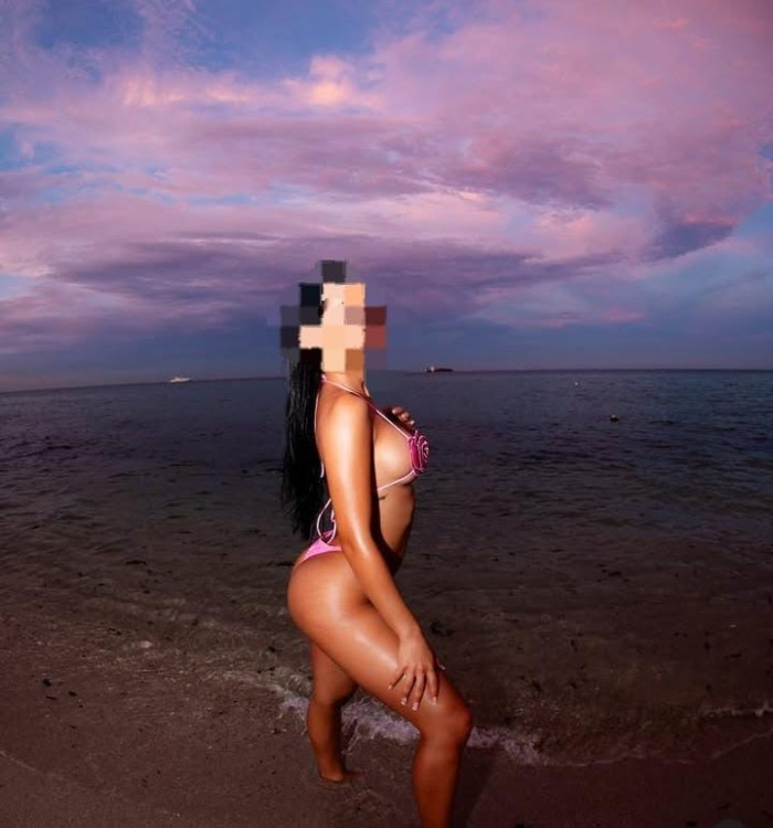 Colombiana muy cachonda, chochito apretado