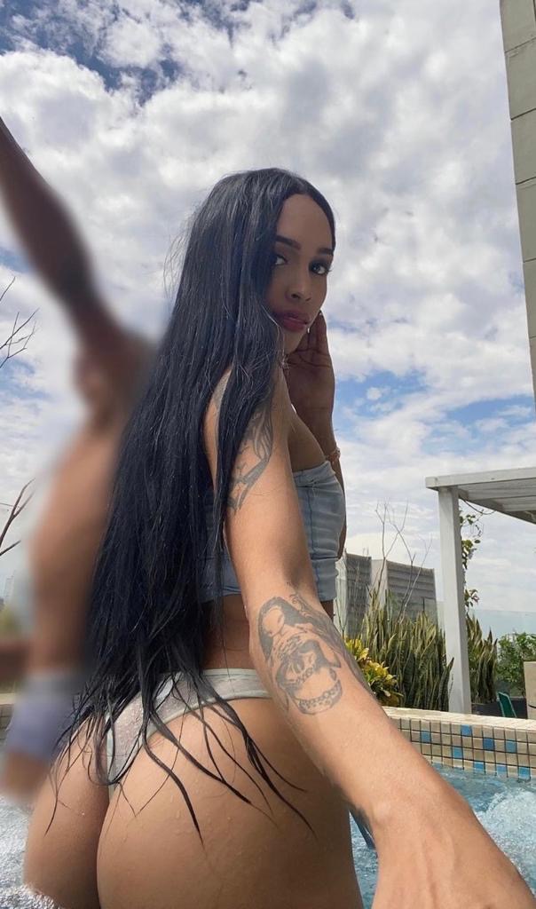 Llena de lujuria soy la diosa del sexo