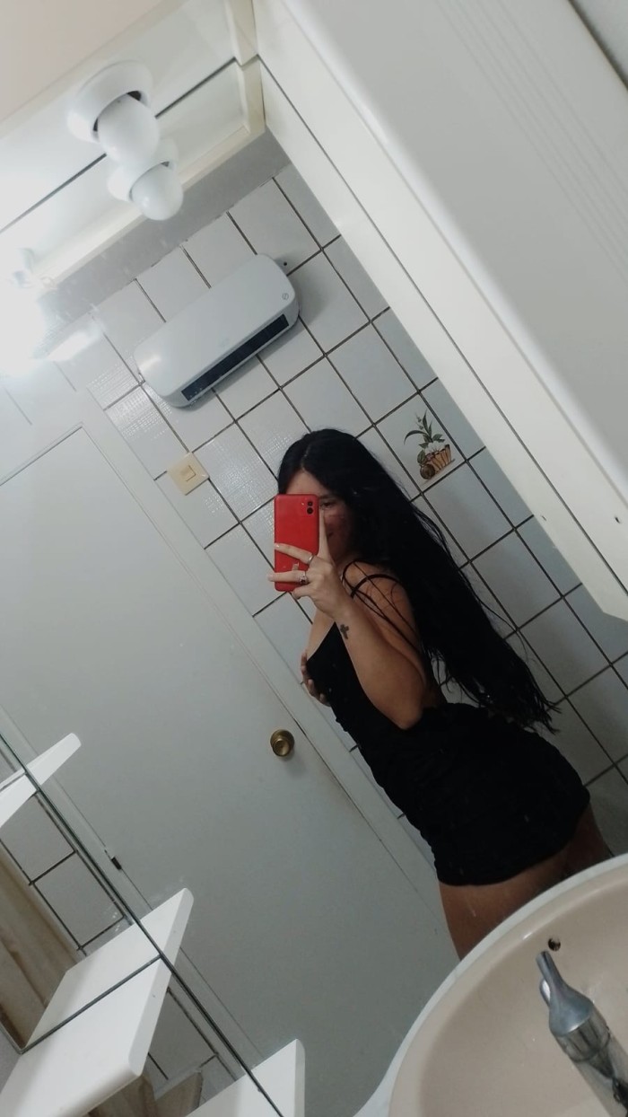 Chica teen delgadita muy implicada en Benidorm