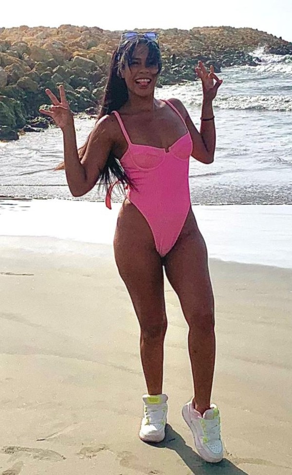 TENTACION COLOMBIANA CON CUERPO DE DIOSA