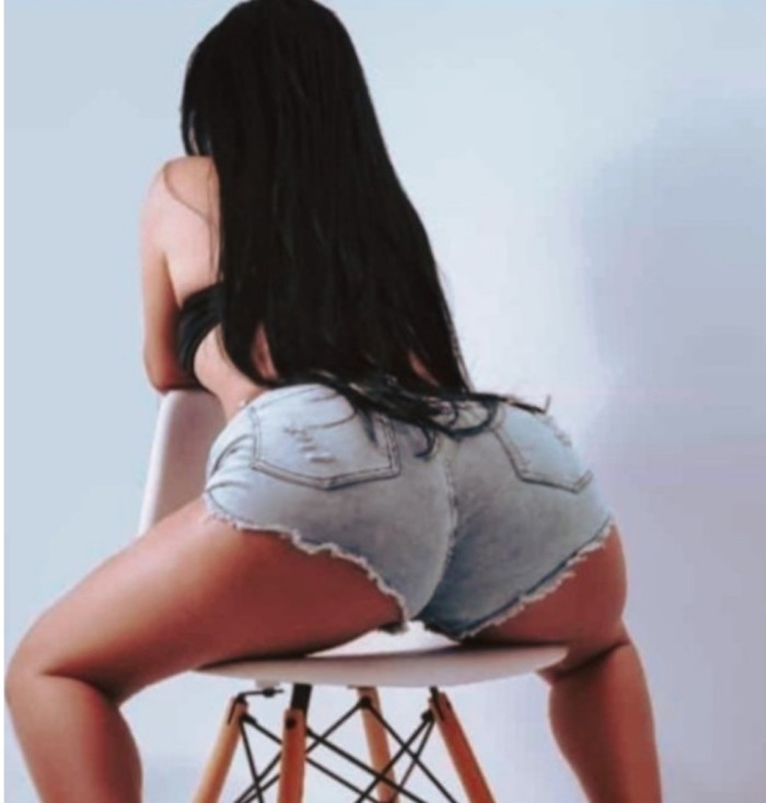 Novedad 1 vez en Gijón latina independiente