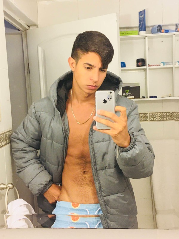 MATEO, LATINO JOVEN DE LUJO. VERSÁTIL Y SEXY