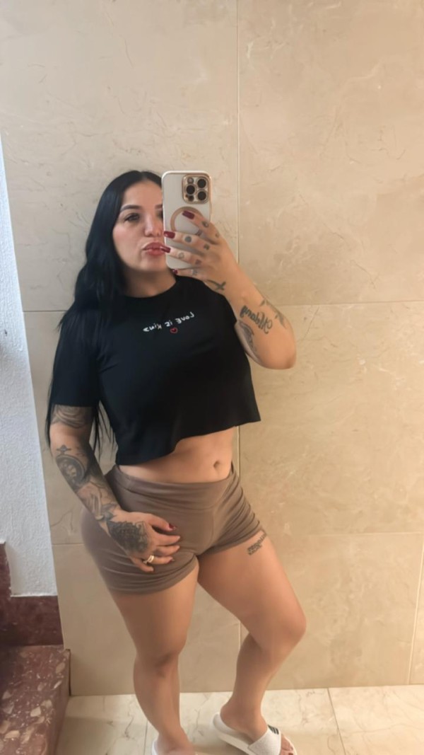 Latina fetichista muy divertida con la mente abier