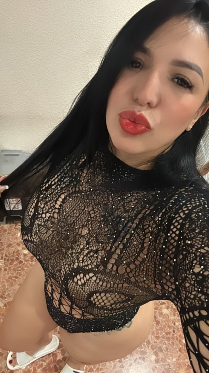 COLOMBIANA NATURAL CON TODO GRANDE FIESTERA