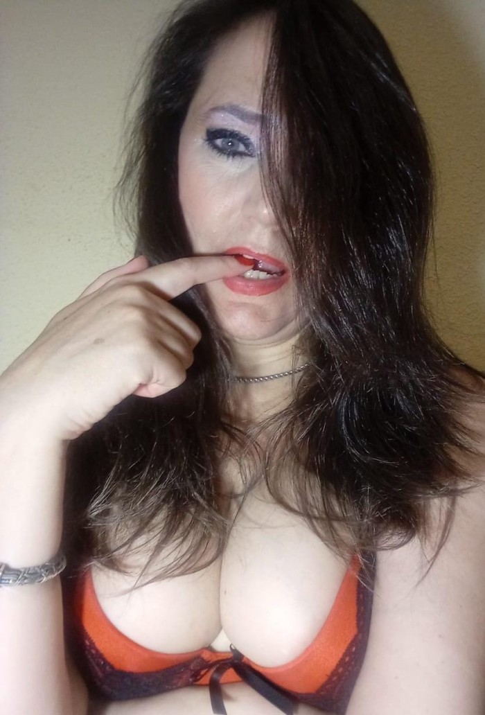 🇪🇸🇬🇧 ESPAÑOLA 🥳FIESTERA, VICIO, MORBO, GUARRE