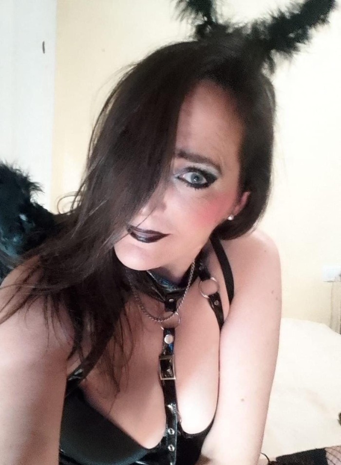 🇪🇸🇬🇧 ESPAÑOLA 🥳FIESTERA, VICIO, MORBO, GUARRE