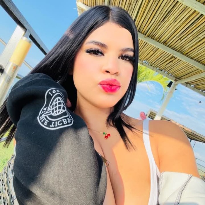 Venezolana joven, caliente y sin límites enAlmería