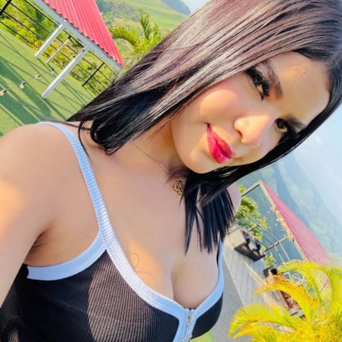 Venezolana joven, caliente y sin límites enAlmería