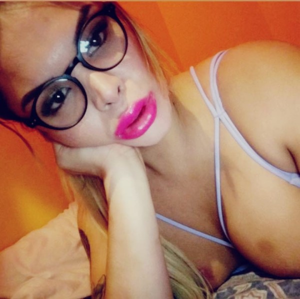 RUBIA SEXII SEXO ESTILO PORNO