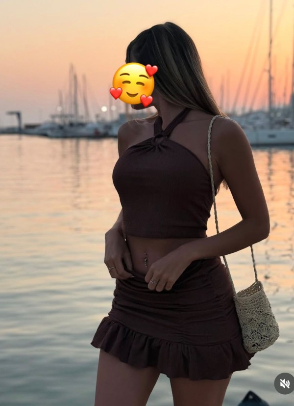 Lucia chica simpática extrovertida sin prisa