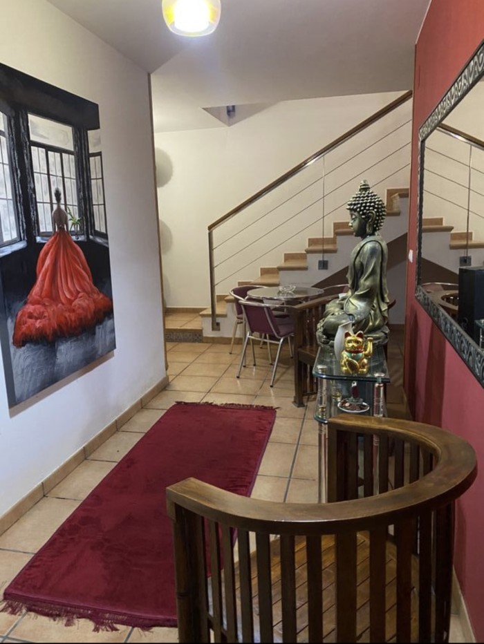 PLAZAS DISPONIBLES PARA ESCORTS EN CHALET PRIVADO