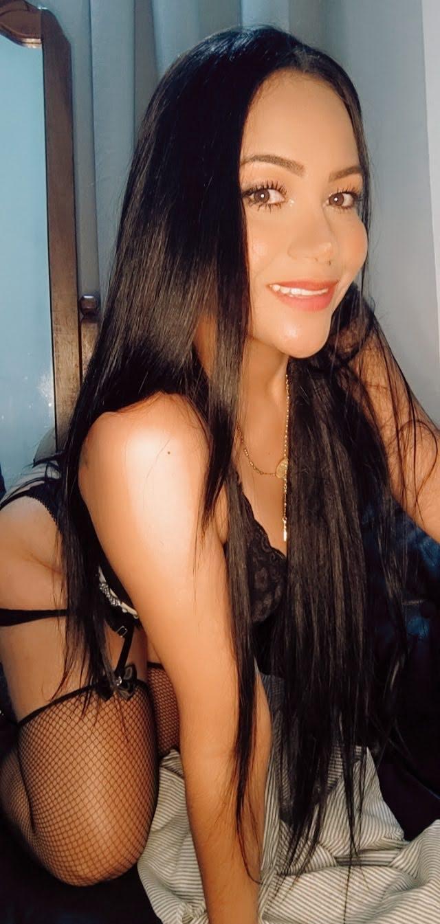 Más curvas que la M-30 !! Pelo larguísimo !!