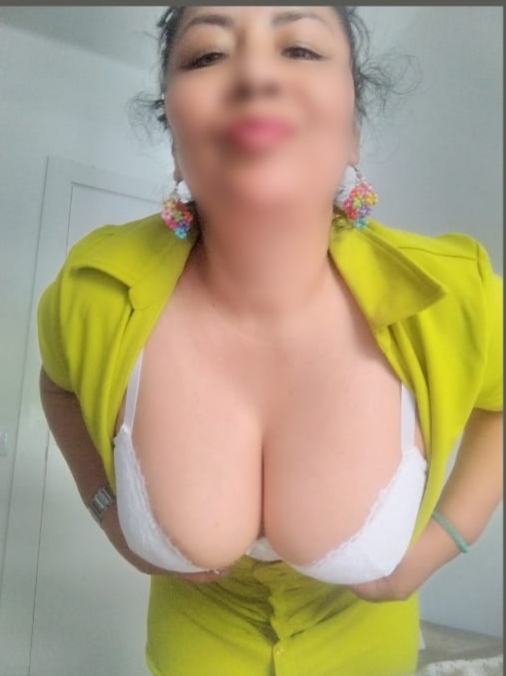 Belleza latina de Chile sexy con pechos XXXL natur