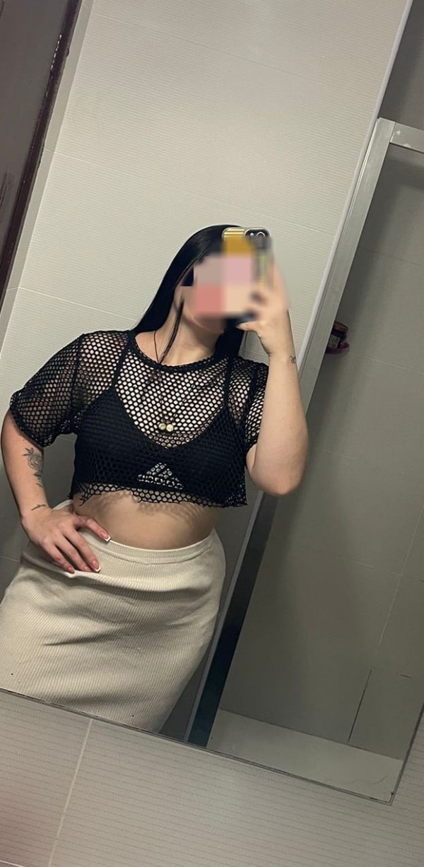 SOY DULCE ESTOY MUY CALIENTE Y DESEOSA