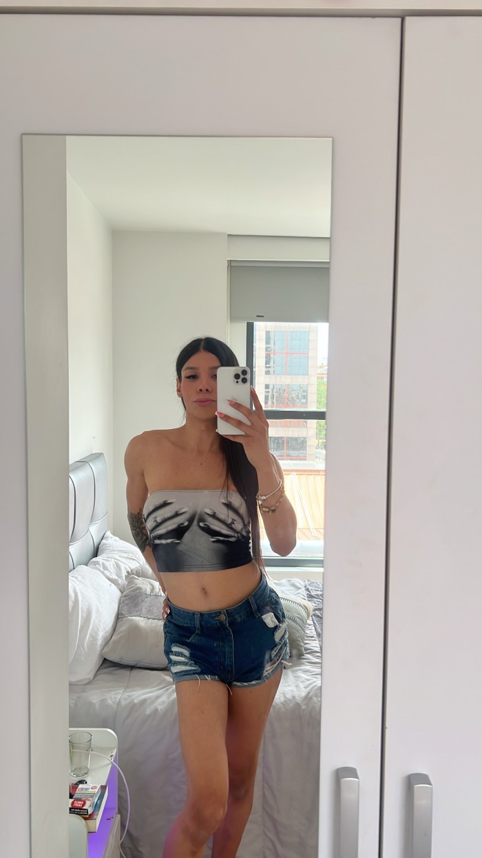 DISPONIBLE EVELYN LA MÁS GUAPA AQUÍ ESTOY PARA TI