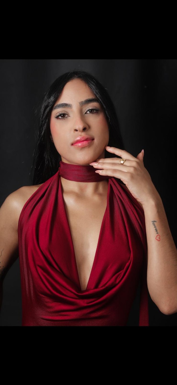 **Soy Sara, Escort Colombiana de Lujo en Ibiza – T