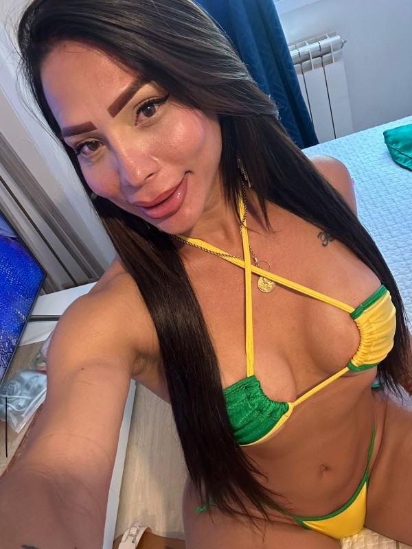 Hola soy Yanca Salles Brasilenã