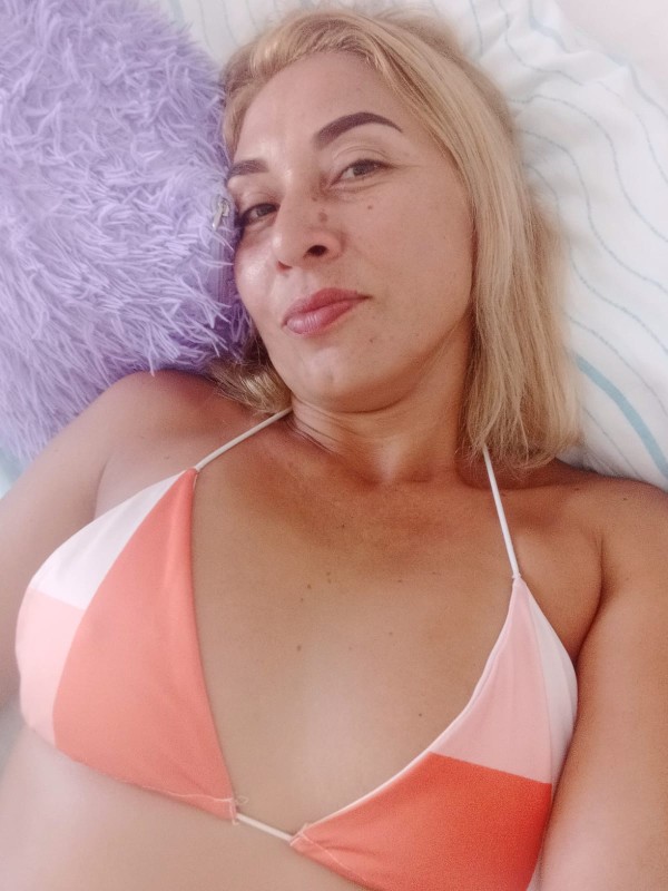 Exótica latina ardiente