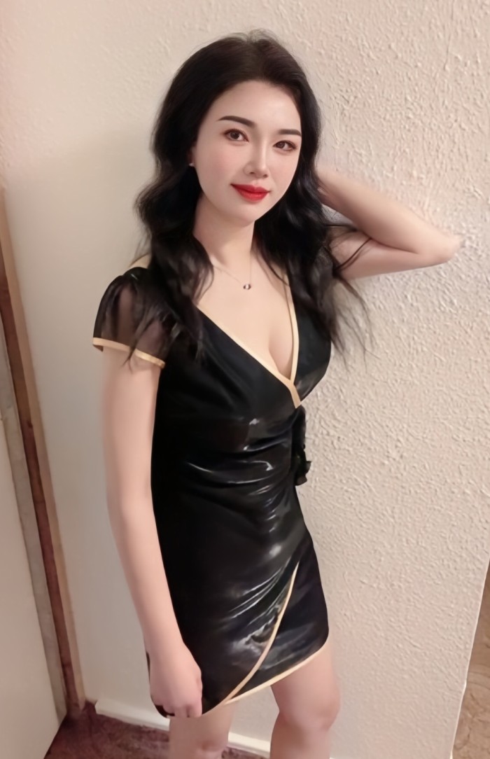 Flore  Chica Asiática  Tortosa