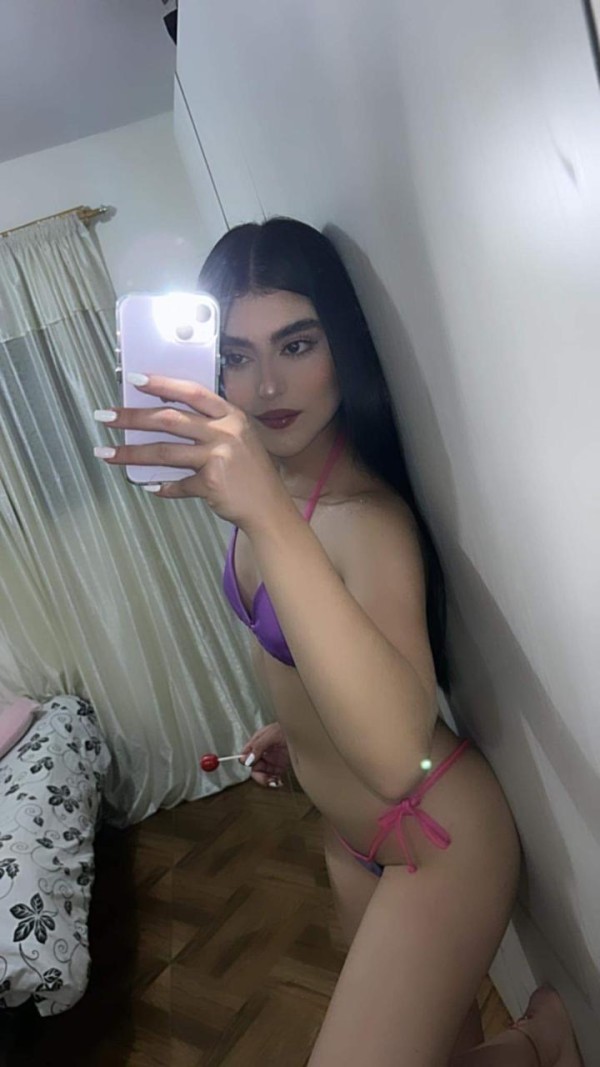 Joven muy cachonda y fiestera