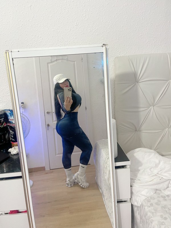 TU bebesita explosiva Tierna experimentada seductora guapísima bombón