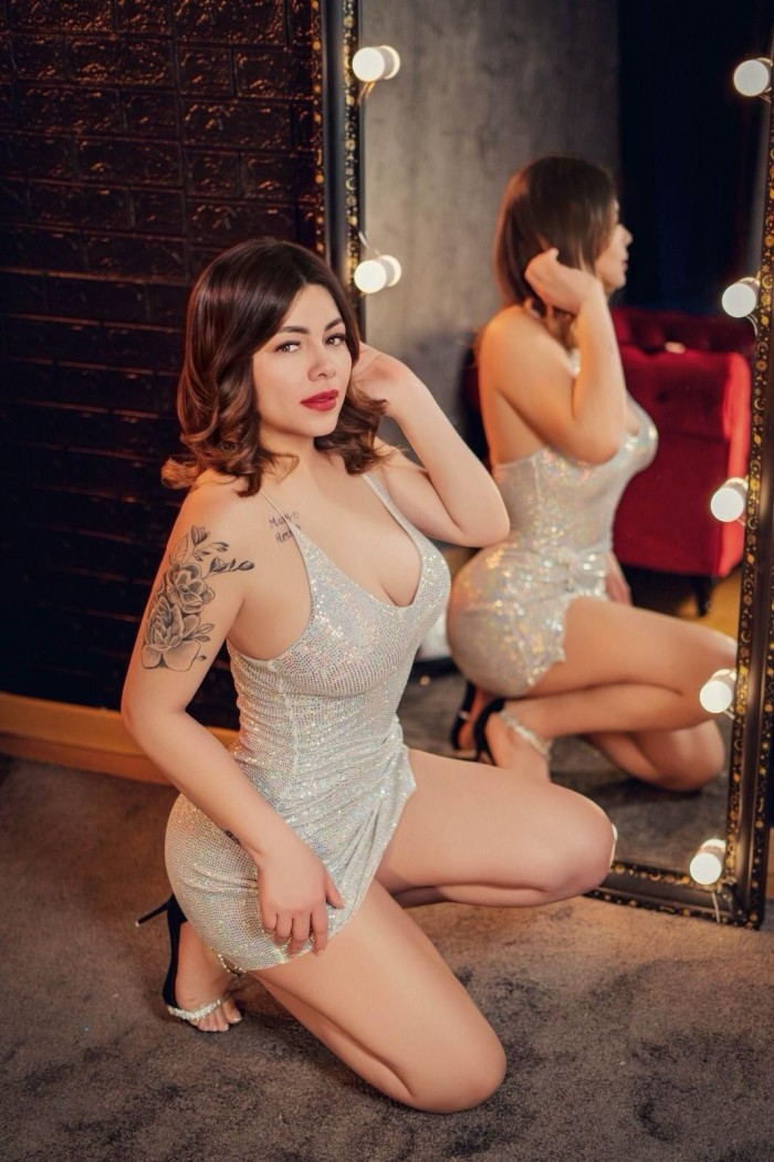 JOVENCITA MUY GUAPA ENCANTADORA EN LEGANES