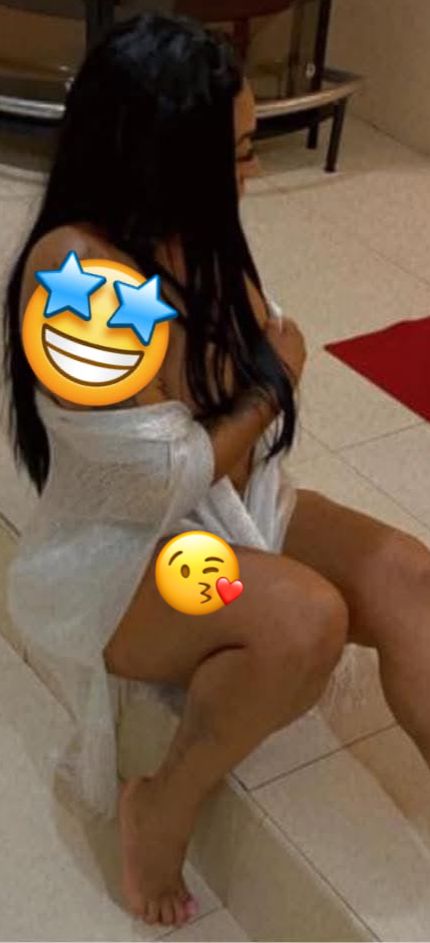 Hola soy Lina una espetacular morena nueva en blanes