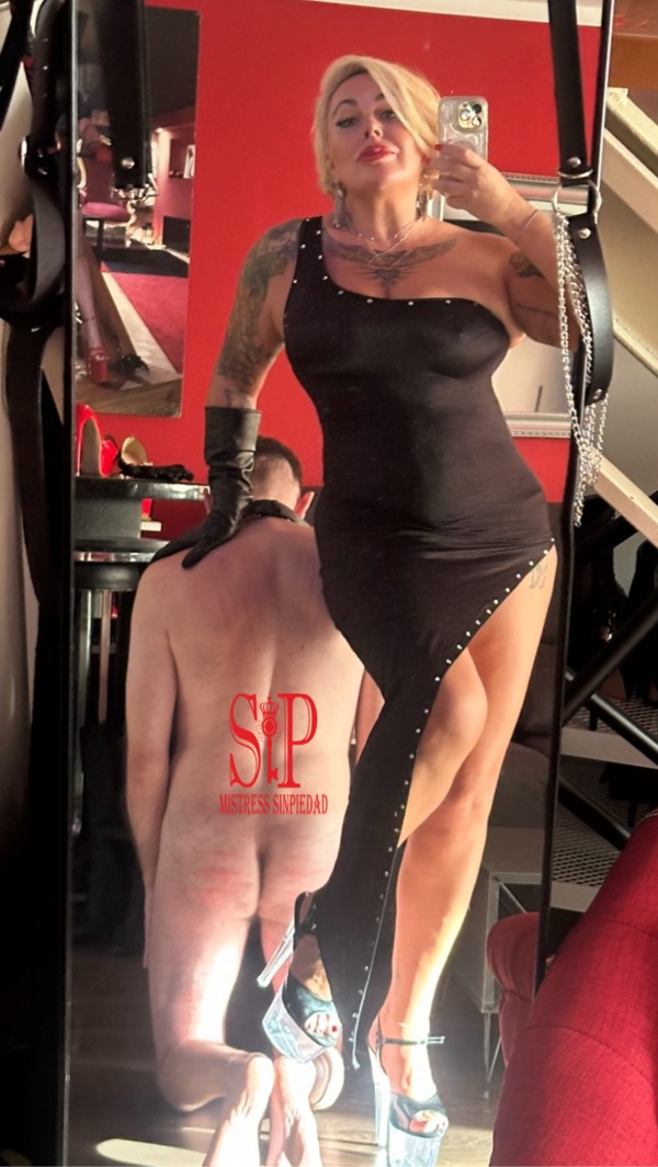 DOMINA MISTRESS BDSM SCAT Online Cam Travel SCAT