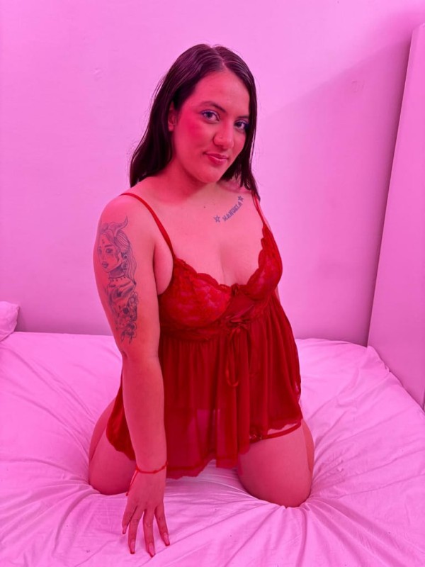 COLOMBIANA SIN LIMITES CARIÑOSA