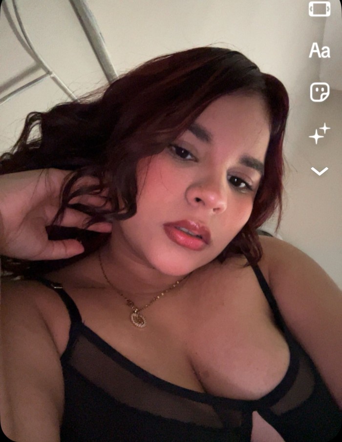 Niñata Latina fiestera 24 horas