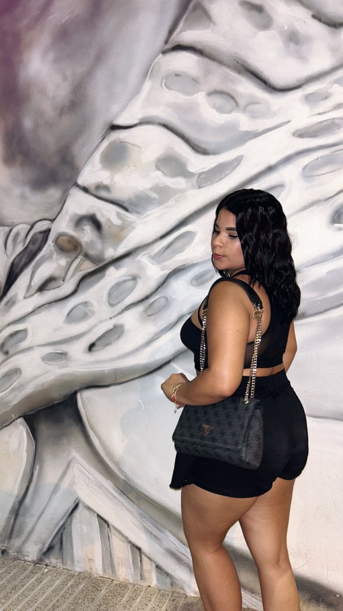 Niñata Latina fiestera 24 horas