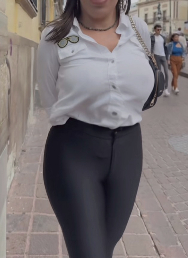 MADURA PODEROSA ELEGANTE DOMINÁ FANTASÍAS DESPLAZÓ