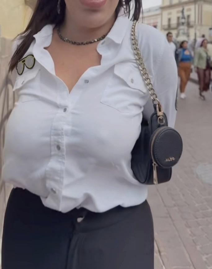 MADURA PODEROSA ELEGANTE DOMINÁ FANTASÍAS DESPLAZÓ