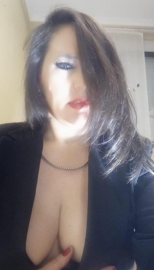 ESPAÑOLA. IMPLICADA, MORBOSA CON GANAS DE FIESTA, CACHONDEO