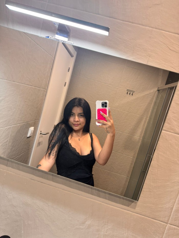 DULCE Y TRAVIESA DISPUESTA A TODO (VÍA JULIA)