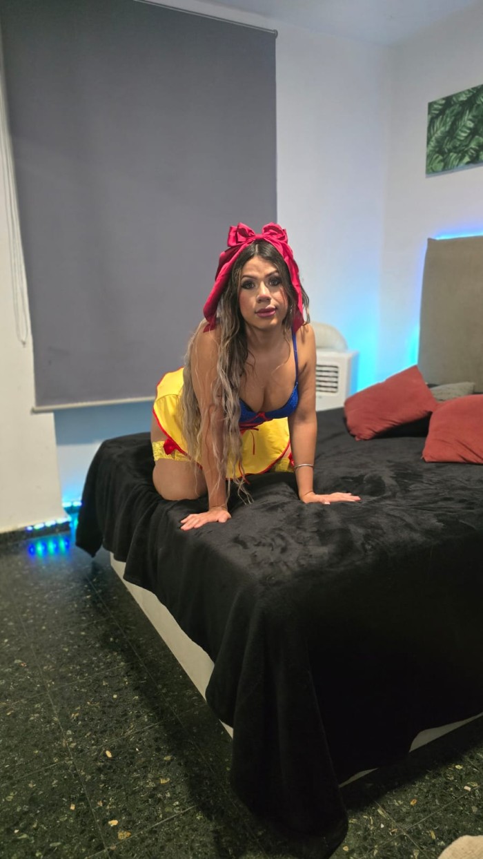 SOFIA TRANS FIESTERA TRAGA LECHE PUTA NOVEDAD EN V