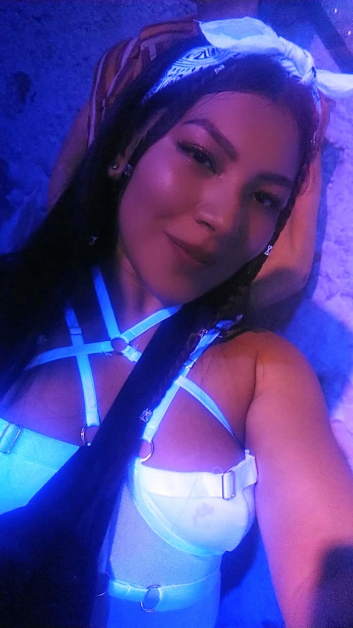 Colombiana que te hará disfrutar por (vía Julia)