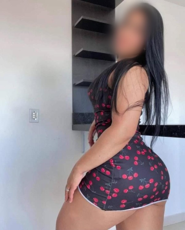 BELLA LATINA TODA UNA DIOSA DE CURVAS UNICAS PARA TI TE ATREVES