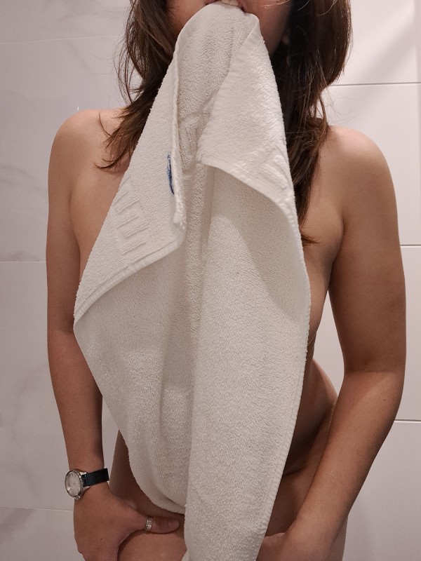 JOVENCITA ARDIENTE CON GANAS DE SEXO A TOPE