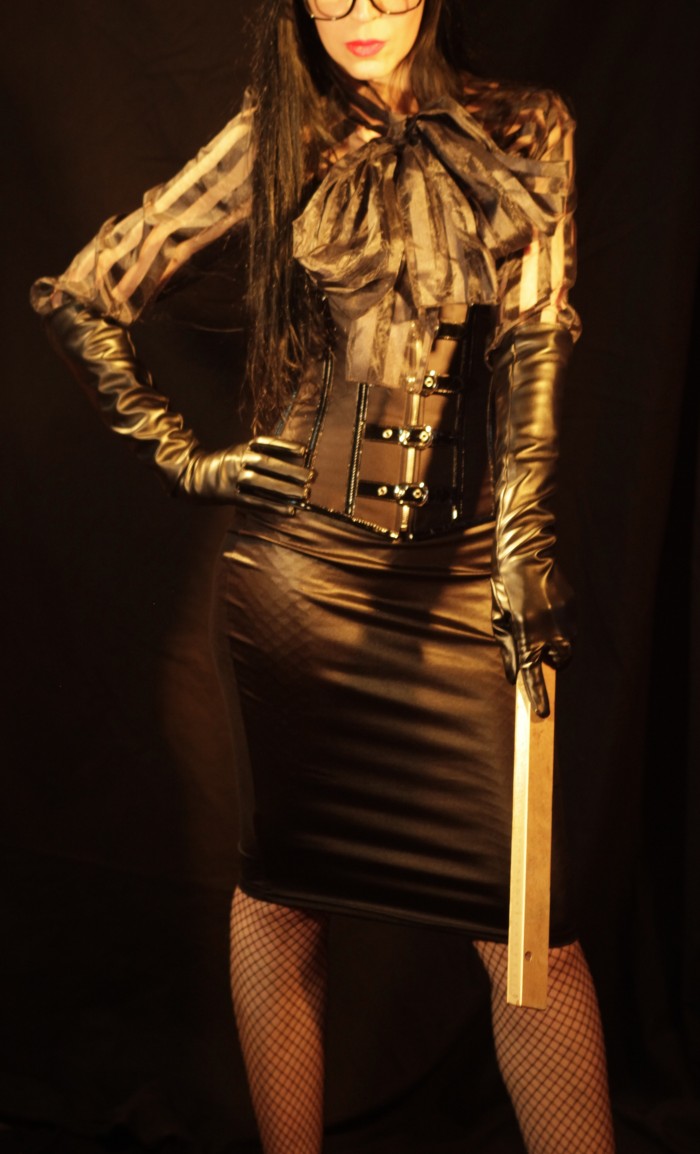 MISTRESS PROFESIONAL FEMDOM BDSM SADO FETISH MADRI