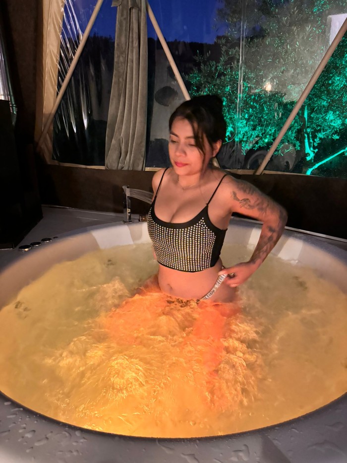 Ven papi dame duro estoy en (vía Julia)