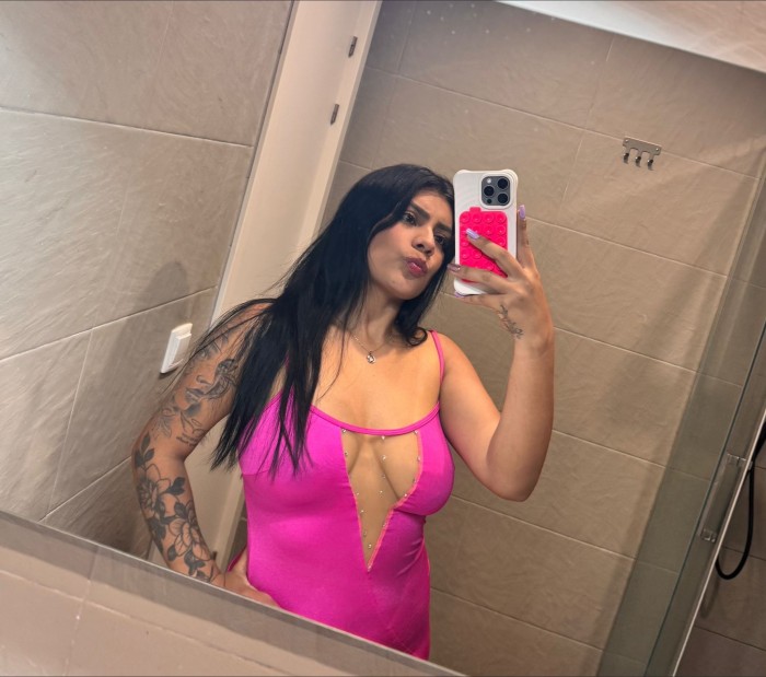 Ven papi dame duro estoy en (vía Julia)