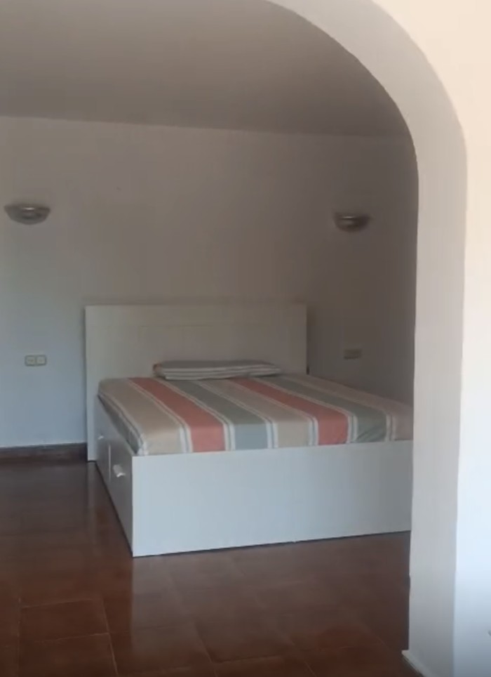 Villa con habitaciónes
